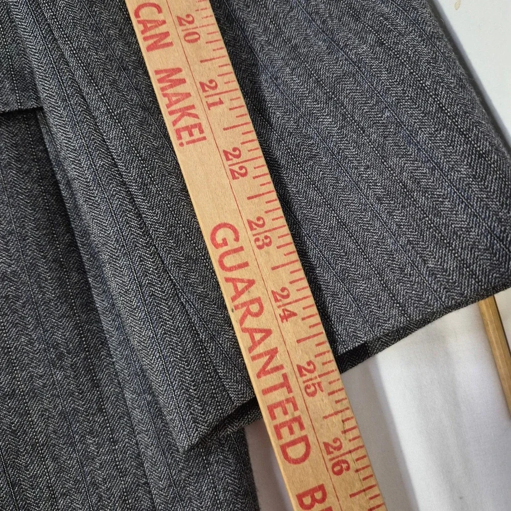 Hart Schaffner Marx Blazer Mens 42R Gray Wool Pinstripe Peak Sport Coat USA